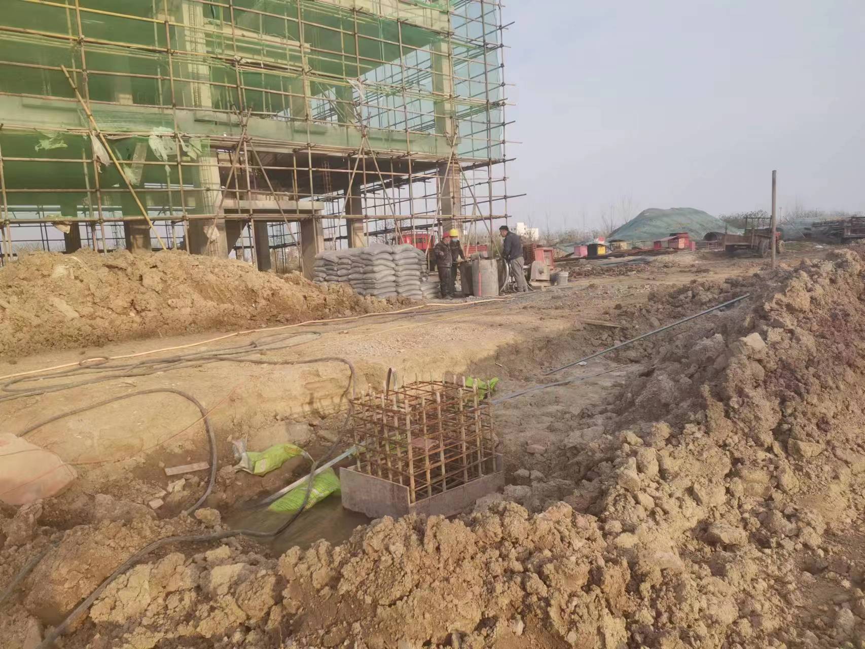 清苑当桥梁出现裂缝的时候应该及时加固修补